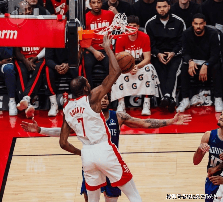 开云官网-包含转折点！夏洛特黄蜂内部沟通，NBA总决赛赛后攻防权衡，管理层满意，细节决定成败的词条